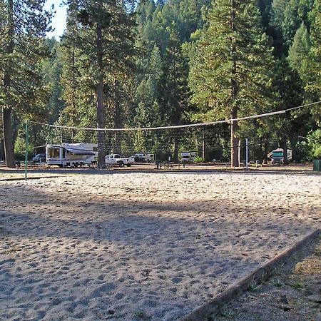 Yosemite Lakes Bunkhouse Cabin 34 Harden Flat Exterior photo